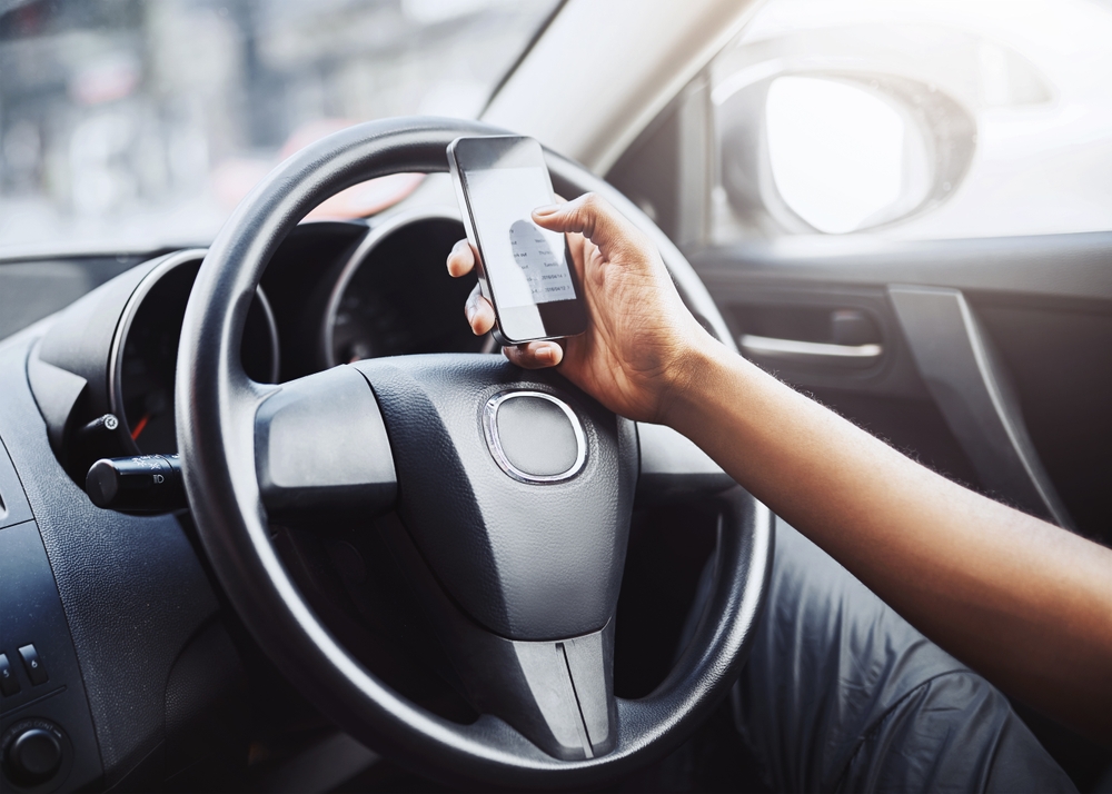 5 Alarming Facts About Distracted Driving